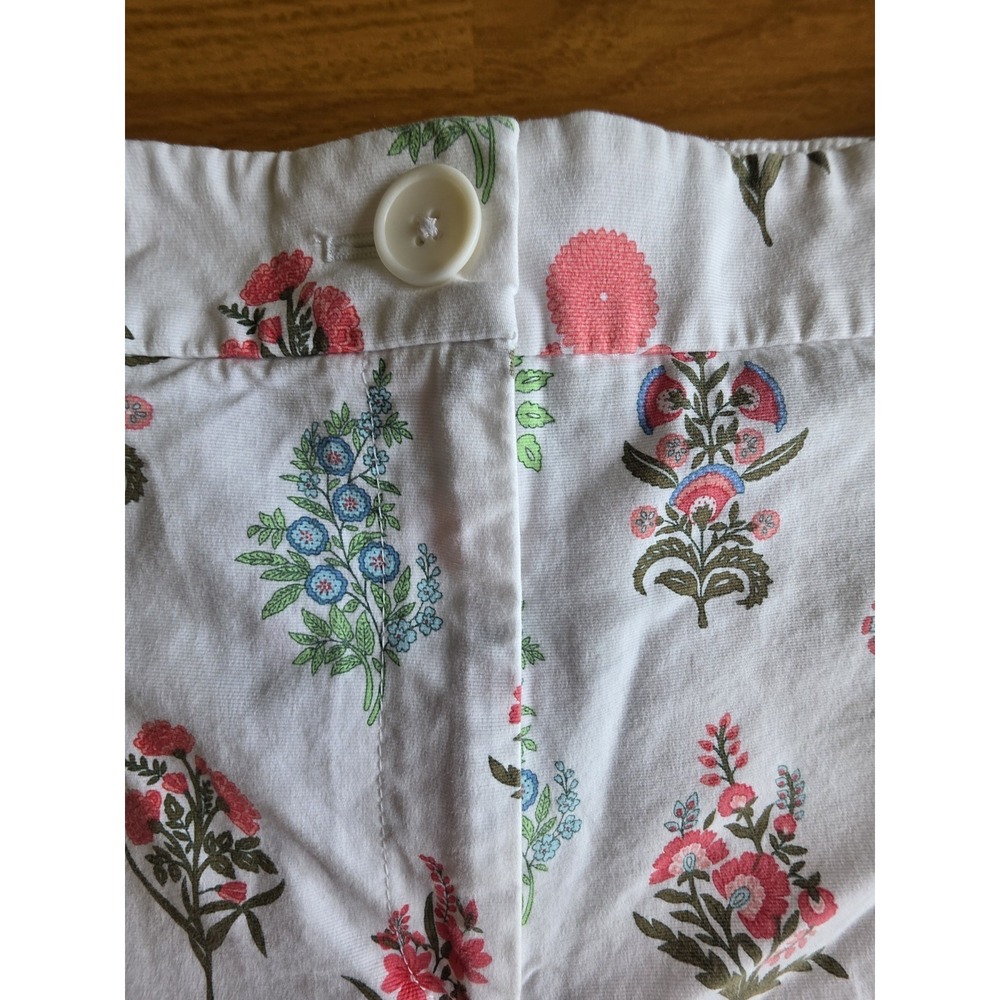 Talbots Womens 20W White Floral Scalloped Hem Shorts Cotton Stretch Pink Blue - Picture 4 of 11
